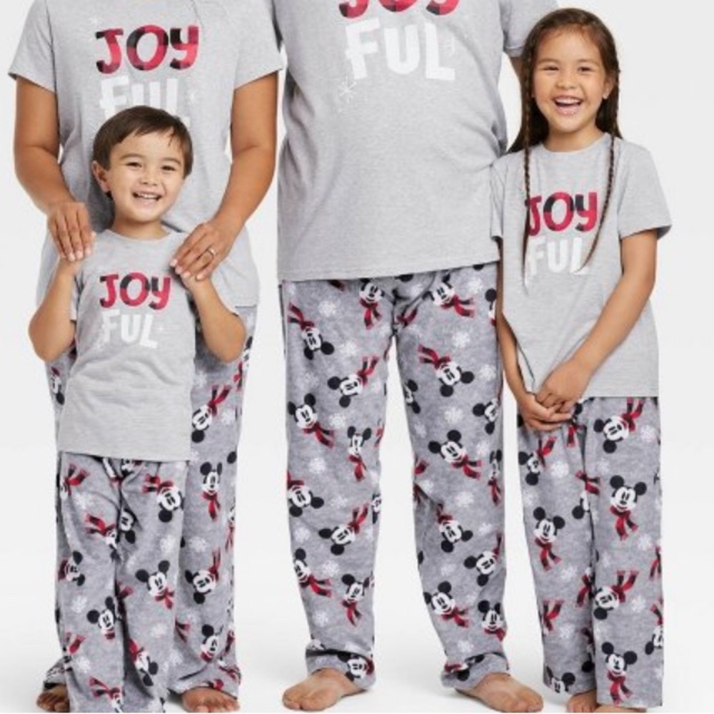 Wondershop Holiday 2022 Grey Red & White Joyful Short Sleeve Pajama Top Kids 4T - Picture 3 of 4
